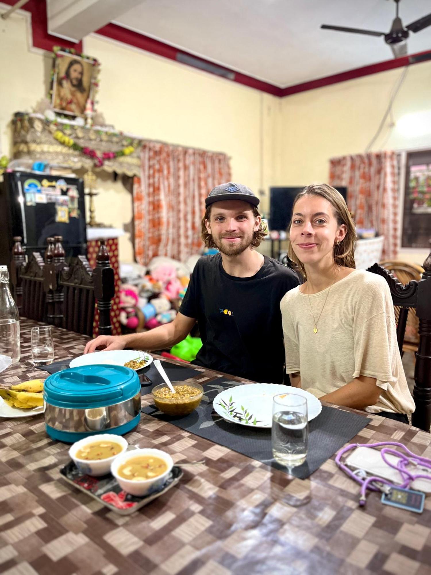 Benheal Homestay Kochi ภายนอก รูปภาพ